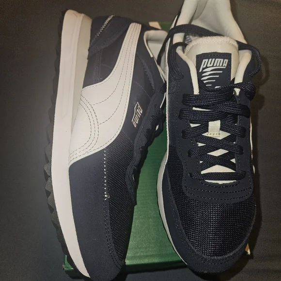 Puma - Picture 8 of 8